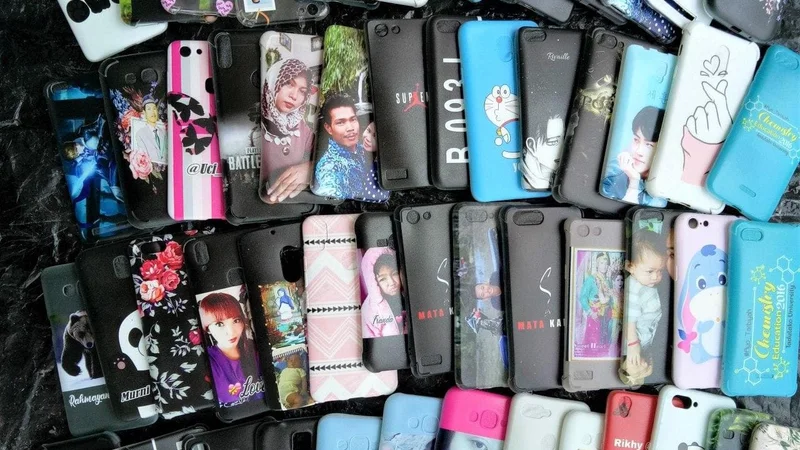 Cara Membersihkan Casing HP yang Menguning: 7 Metode Ampuh dan Mudah Dicoba - Cuztoom Custom Case