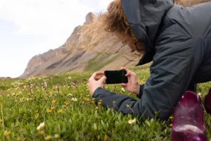 Case HP Terbaik untuk Naik Gunung Hiking: Review Lengkap dan Pilihan 2026